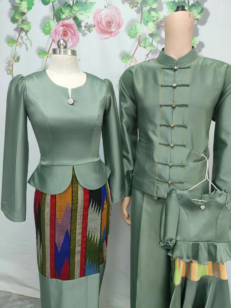 全家福傣族服裝 傳統(tǒng)服飾中的親情與美學(xué)